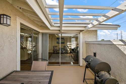 8066 Woodland Dr, Buena Park, CA 90620-2267