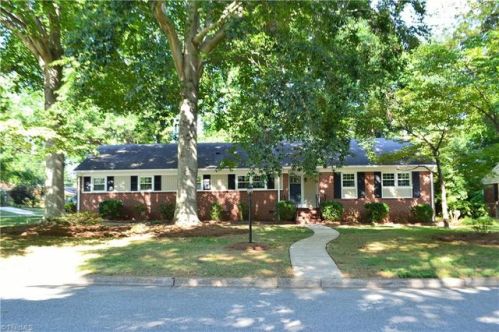 910 Avery Pl, Greensboro, NC 27408-7702