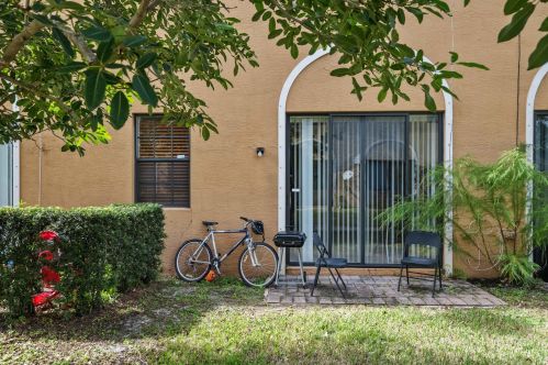 1709 Umbria St, Fort Pierce FL  34953-4667 exterior