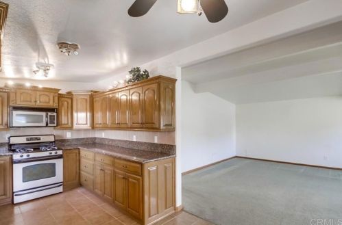 2527 Calle Gaviota, San Diego CA 92139-3105 exterior