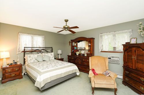 21 Manchester Dr, Bethpage NY  11714-3203 exterior