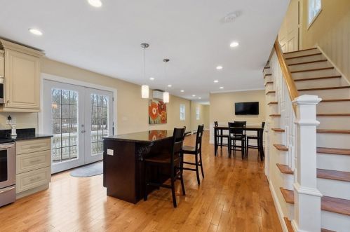 37 Main St, Petersham MA 01366-9502 exterior