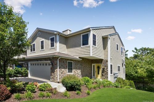 17 Preserve Ct, White Plains, NY 10607-1837