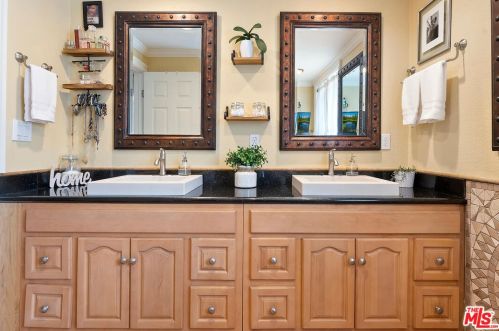 2216 Electra Ave, Simi Valley CA  93065-1720 exterior