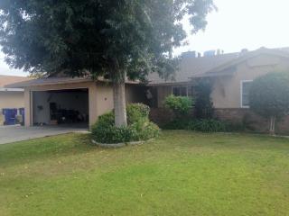 2913 Dell Ave, Bakersfield, CA 93304-6201