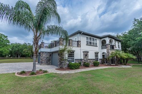 9679 Lakeview Dr, New Port Richey, FL 34654-3526