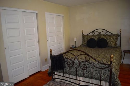 37 Ctr Ave, Norristown PA  19403-3218 exterior