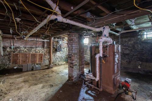 201 Town St, Norwich CT  06360-2402 exterior