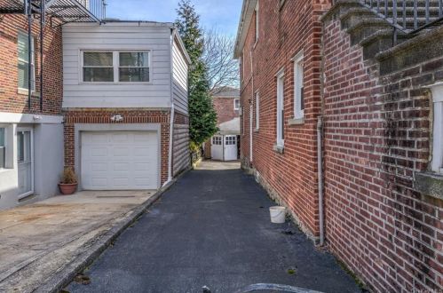 1656 Library Ave, Bronx, NY 10465-1014