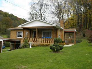 3336 Saxonburg Blvd, Glenshaw, PA 15116-3162