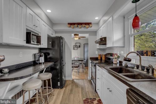 19 Columbia Dr, Camp Hill, PA 17011-7636