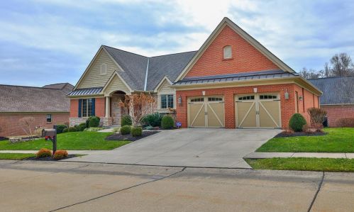 933 Squire Valley Dr, Covington, KY 41017-1470