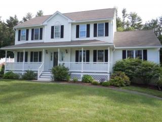 13 Haywood Rd, Londonderry, NH 03053-4201