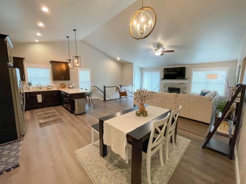1372 Primrose Ln, Fond Du Lac WI  54935-1879 exterior