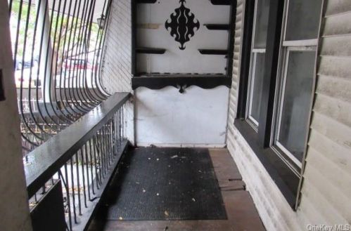 458 187th St, Bronx, NY 10458-6604