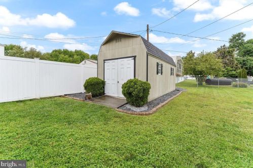 14 Tara Dr, New Castle DE  19720-4068 exterior