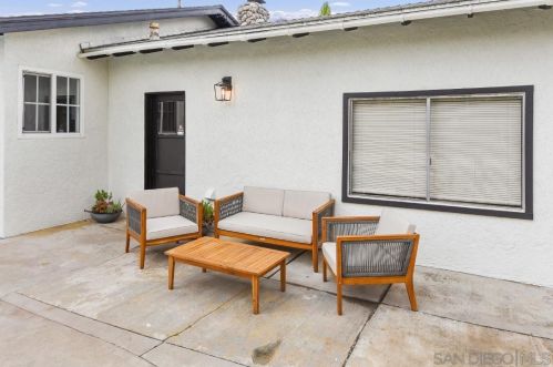 750 Smith Dr, Vista CA  92084-4428 exterior