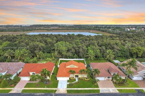 19835 10th St, Hollywood, FL 33029-3376