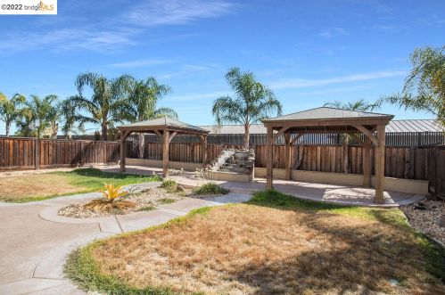 418 Sonnet Ct, Oakley CA  94561-5086 exterior