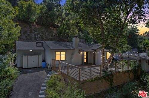 3985 Alta Mesa Dr, North Hollywood CA  91604-4010 exterior