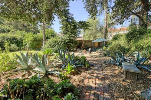 2919 Lake Ave, Altadena CA  91001-1621 exterior