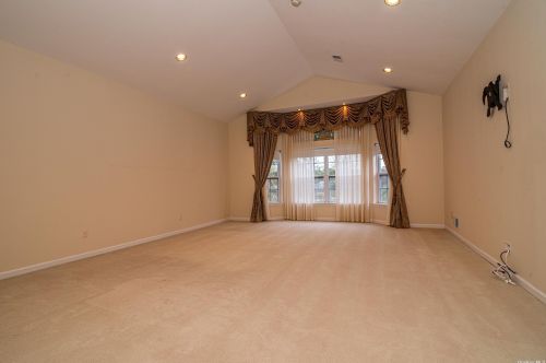 24 Hamlet Dr, Mount Sinai NY  11766-3002 exterior