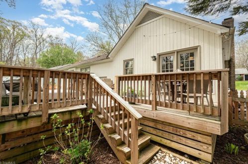 2704 Bardwell Rd, Greensboro NC  27410-8259 exterior