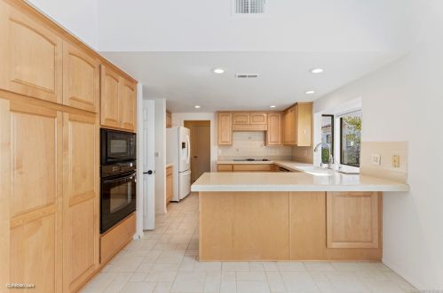 2021 Sonora Ct, Vista CA  92081-8946 exterior