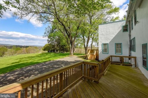 20209 St Louis Rd, Purcellville VA  20132-4905 exterior