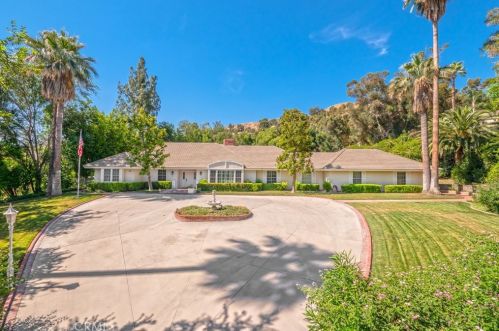 1520 Bonita Vista Dr, San Bernardino CA  92404-2104 exterior