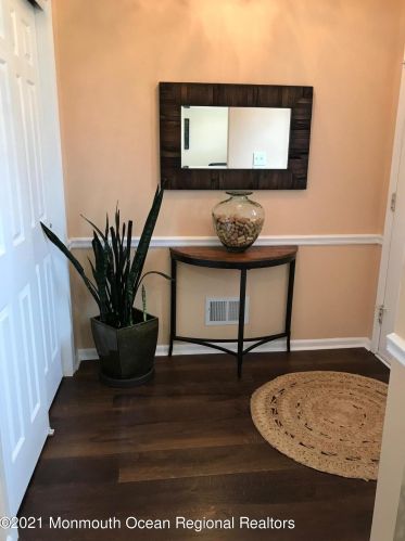 23 Everest Dr, Bricktown, NJ 08724-4912