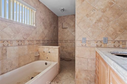 5041 Avenue, Lancaster CA  93534-7428 exterior