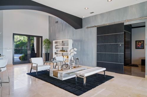 4828 Peninsula Dr, Daytona Beach FL 32127-7203 exterior