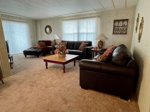 34202 Canal Dr, Pinellas Park FL  exterior