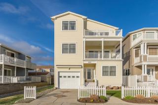 201 7th St, Brigantine City, NJ 08203-3118