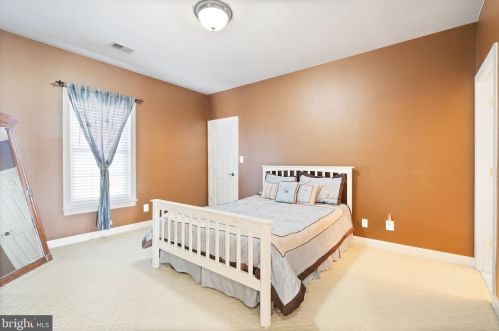 15840 Parnell Ct, Haymarket VA  20169-1667 exterior