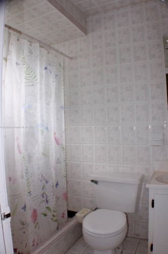 890 35th St, Hialeah FL  33013-3121 exterior