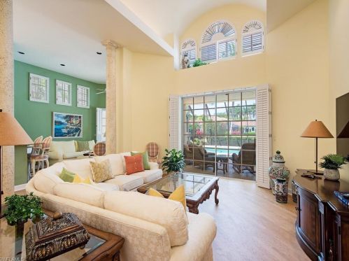 7903 Vizcaya Way, Naples, FL 34108-7704
