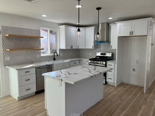 51655 Avenida Diaz, La Quinta CA  92253-3122 exterior