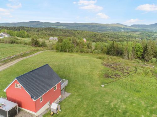 127 Bennett Hl Rd, Columbia NH  03576-3308 exterior