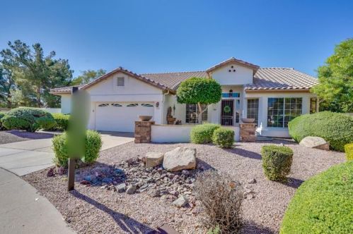 224 Laguna Dr, Gilbert, AZ 85233-6227