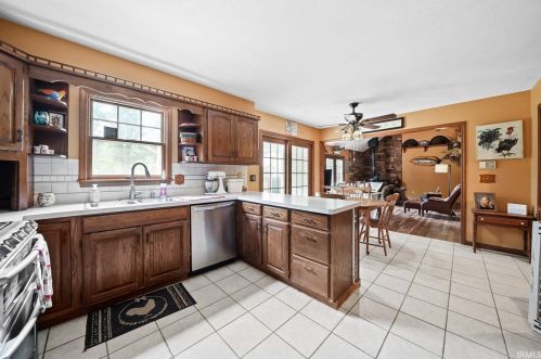 10040 Copper Chase Ct, Granger, IN 46530-8383