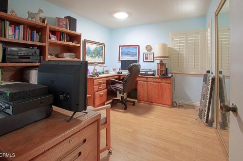 1966 Patricia St, Oxnard CA 93036-2721 exterior