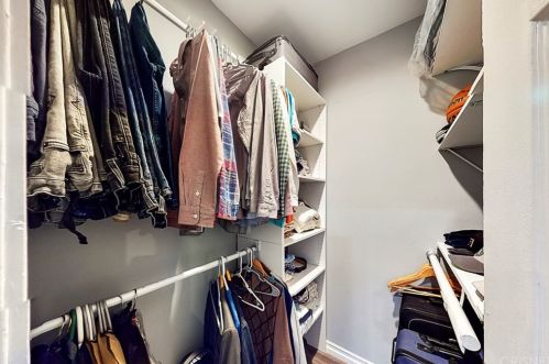 16931 Hart St, Van Nuys CA 91406-4507 exterior