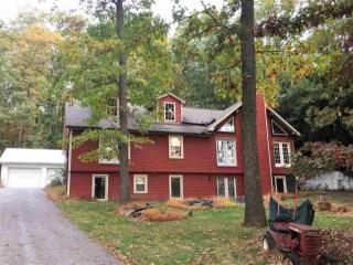 1262 Glatco Lodge Rd, Hanover, PA 17331-6852