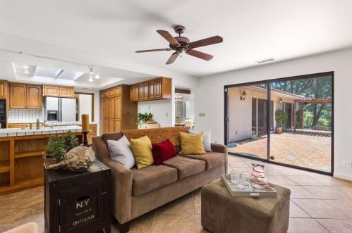 28108 Glenmeade Way, Escondido CA 92026-6635 exterior