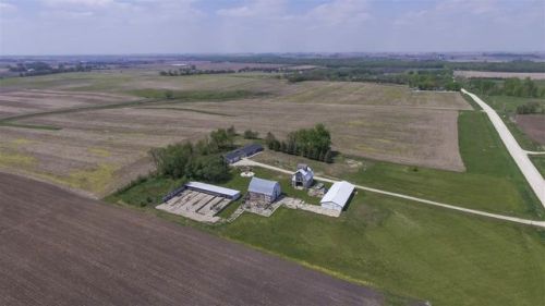 29635 Spring Ave, Parkersburg, IA 50665-7698