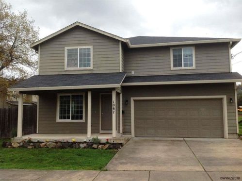1067 Grove St, Lebanon, OR 97355-4121