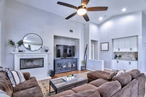 42755 Larry Lee Ln, Temecula CA  92592-7102 exterior