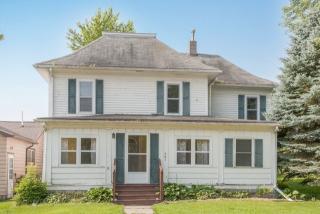 207 Market St, Coggon, IA 52218-9303